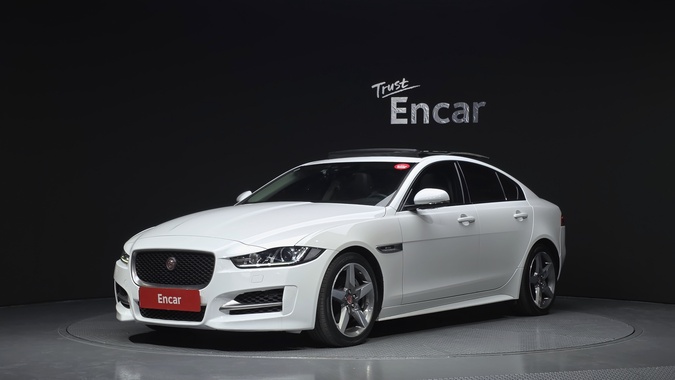 Jaguar XE 2019
