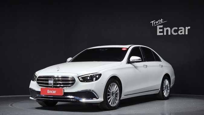 Mercedes-Benz E-Class 2022