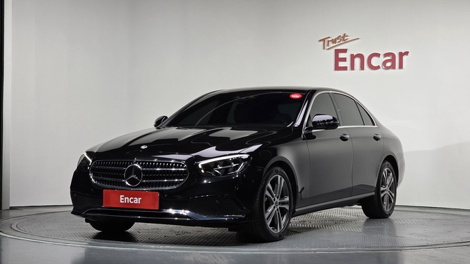 Mercedes-Benz E-Class 2023