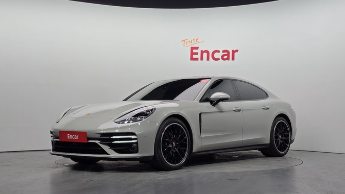 Porsche Panamera 2023