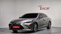 Lexus ES 2019
