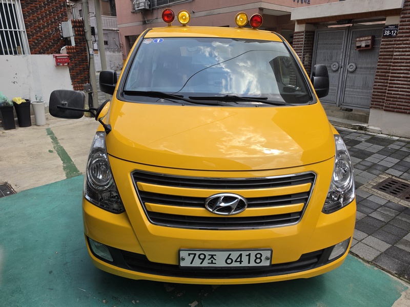 Hyundai Starex