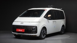 Hyundai Staria 2025