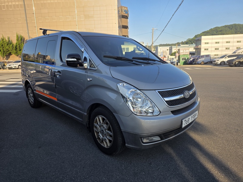 Hyundai Starex